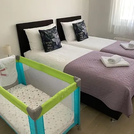 New Modern Near Old Town - Private Parking Apartment Zadar