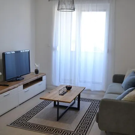 Apartment New Modern Near Old Town - Private Parking *