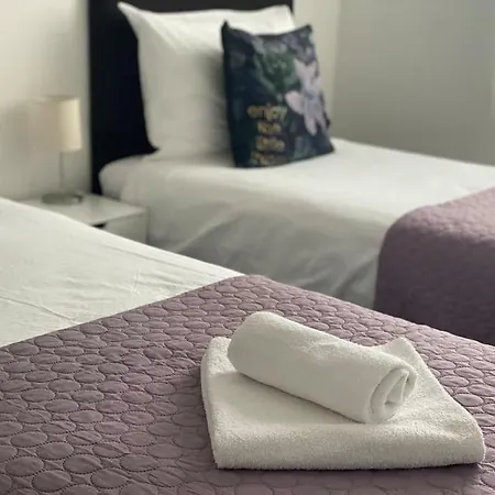 Apartment New Modern Near Old Town - Private Parking *