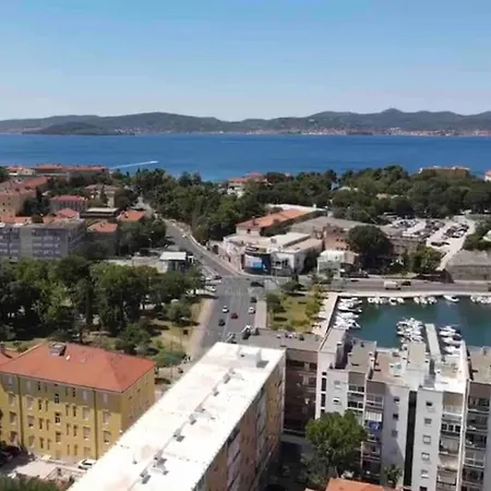 New Modern Near Old Town - Private Parking Apartment Zadar