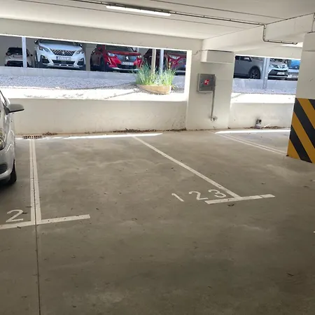 Appartamento New Modern Near Old Town - Private Parking *